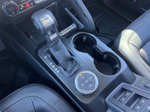 New 2025 Ford Bronco Badlands image 8