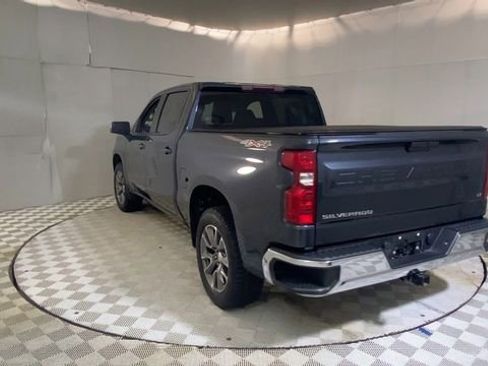 Used 2022 Chevrolet Silverado 1500 LT AWD/4WD image 9