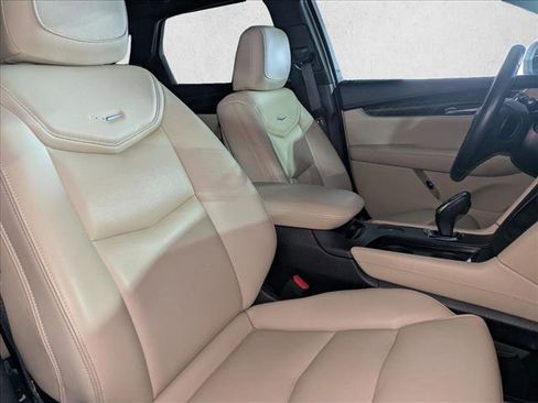 Used 2017 Cadillac XT5 FWD image 20