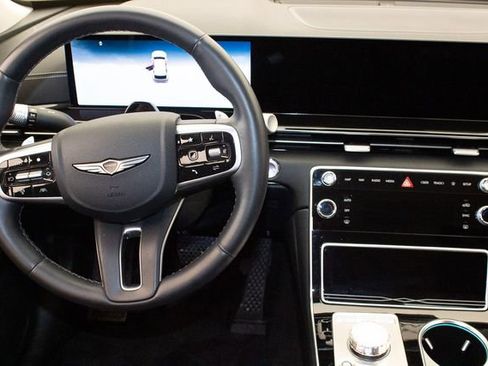 Used 2025 Genesis GV80 2.5T Standard image 16