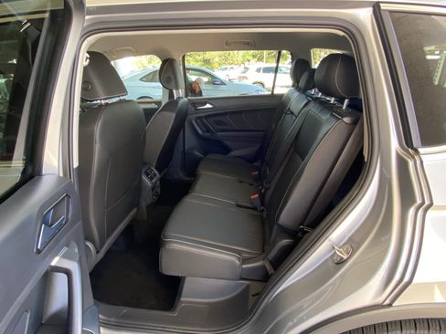 Used 2023 Volkswagen Tiguan SE FWD image 22