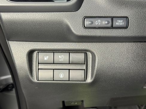 Used 2025 Nissan Leaf S image 16