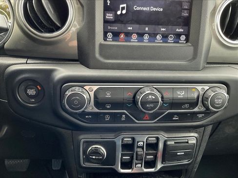 Used 2021 Jeep Wrangler Unlimited Sahara AWD/4WD image 17