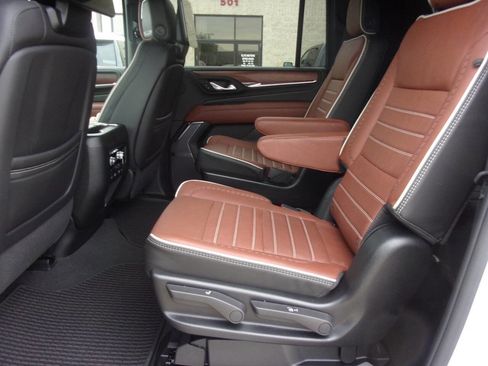 Used 2024 GMC Yukon XL Denali Ultimate image 14