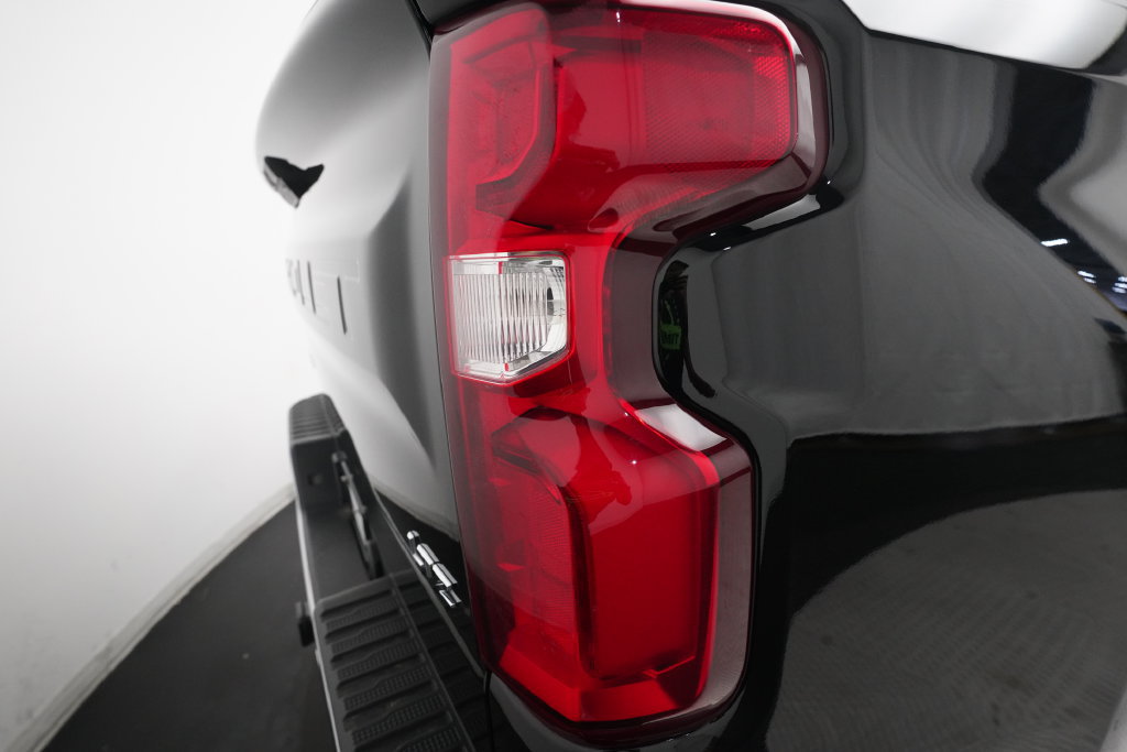 Used 2021 Chevrolet Silverado 1500 LTZ w/ LTZ Premium Package AWD/4WD image 30