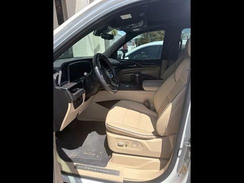 Used 2022 Cadillac Escalade ESV Premium Luxury w/ Performance Package AWD/4WD image 3
