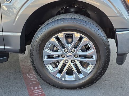 Used 2025 Ford F150 Lariat w/ Equipment Group 501A Mid image 8