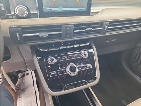 Used 2022 Lincoln Corsair FWD image 32