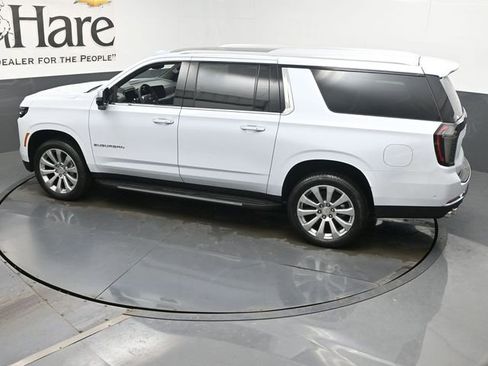 New 2026 Chevrolet Suburban Premier image 21