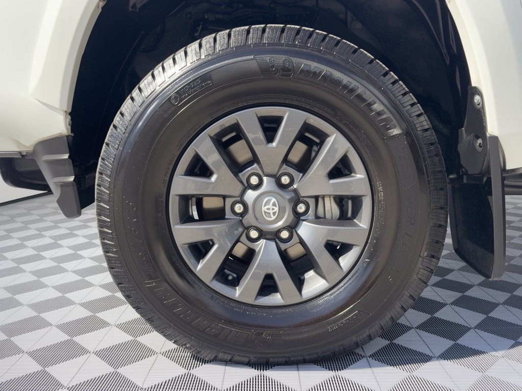 Used 2023 Toyota Tacoma SR5 RWD image 13