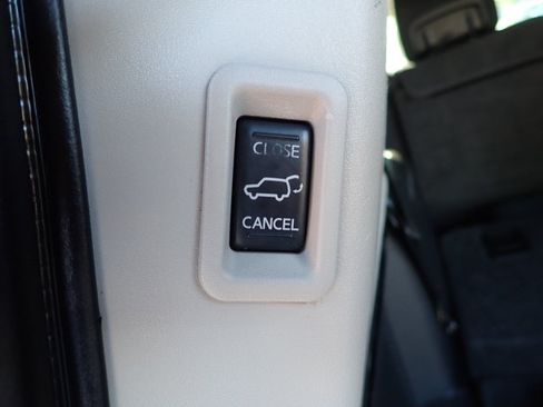 Used 2015 Nissan Armada SV AWD/4WD image 9