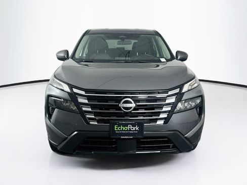 Used 2025 Nissan Rogue SV AWD/4WD image 2
