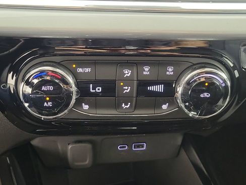 New 2026 Chevrolet Trax LT w/ Midnight Edition image 19