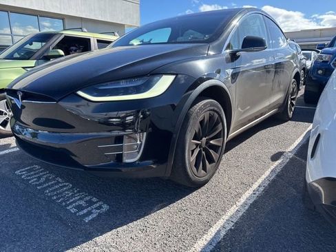 Used 2016 Tesla Model X 90D image 4