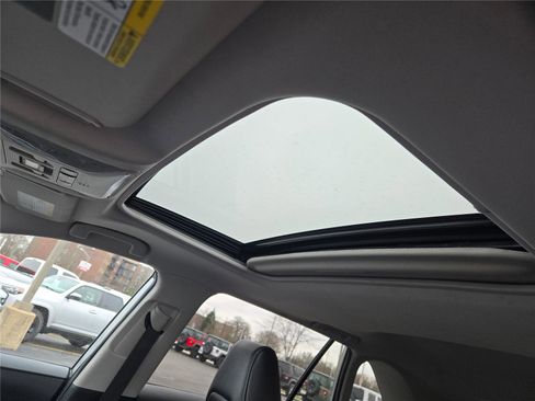 Used 2021 Toyota RAV4 XLE Premium FWD image 29