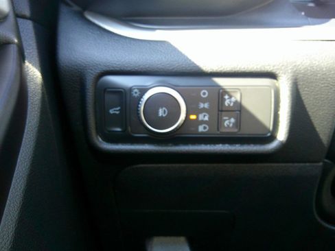 Used 2020 Ford Explorer XLT w/ Equipment Group 202A image 80