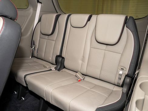 Used 2015 Kia Sedona SX image 10