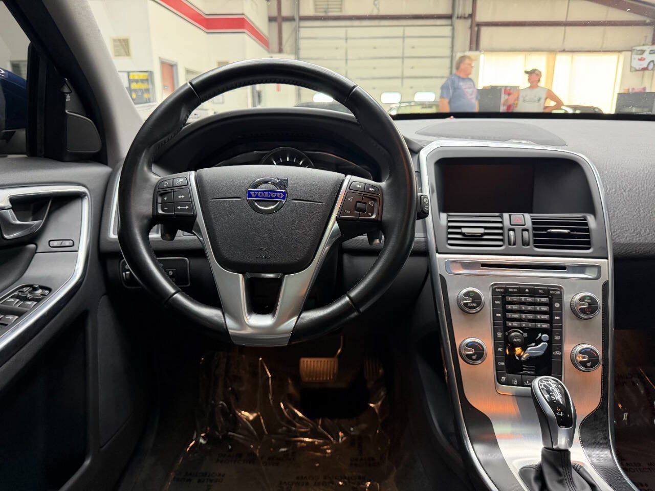 Used 2015 Volvo XC60 T6 Platinum AWD/4WD image 21