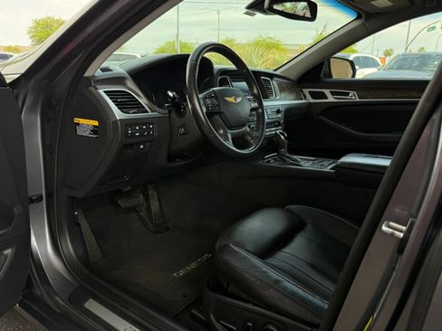 Used 2015 Hyundai Genesis 5.0 RWD image 37