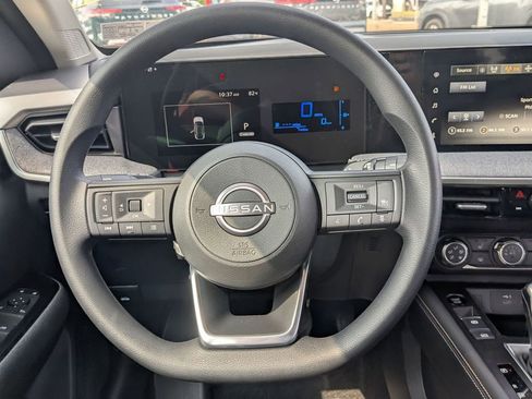 New 2025 Nissan Kicks SV w/ SV Premium Package image 18