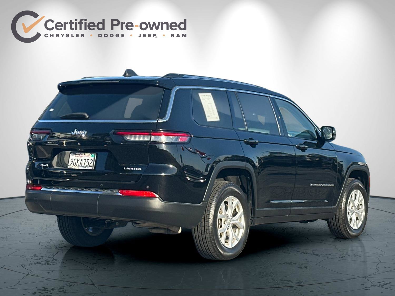 Used 2023 Jeep Grand Cherokee L Limited AWD/4WD image 4