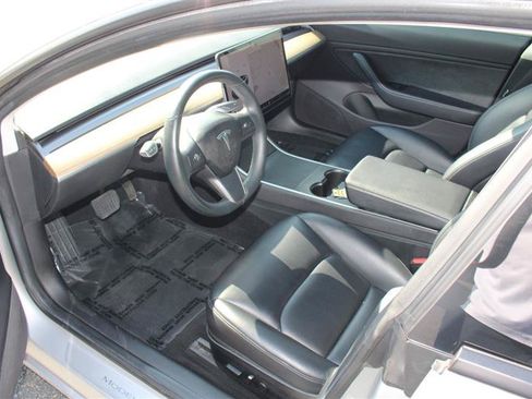 Used 2018 Tesla Model 3 RWD image 8