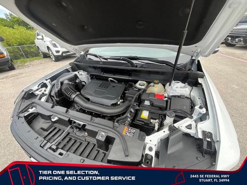 Used 2023 GMC Acadia SLE w/ Driver Convenience Package FWD image 22