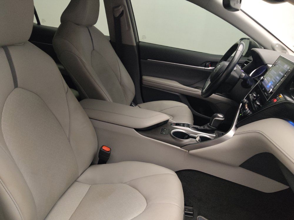 Used 2021 Toyota Camry XLE w/ Navigation Package FWD image 21