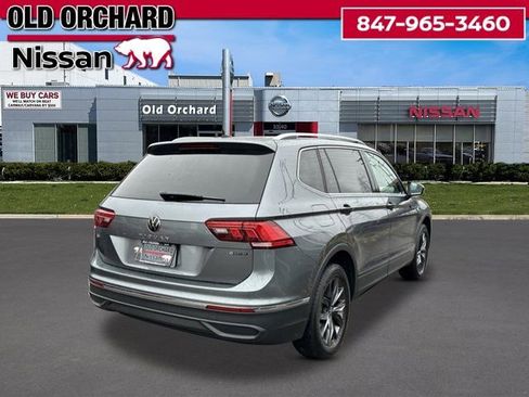 Used 2023 Volkswagen Tiguan SE AWD/4WD image 4
