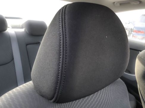 Used 2016 Hyundai Elantra Value Edition image 32