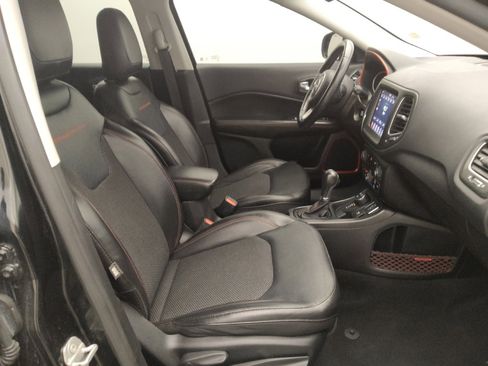 Used 2020 Jeep Compass Trailhawk AWD/4WD image 21