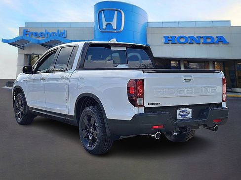 New 2026 Honda Ridgeline Black Edition image 3