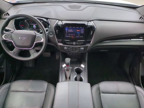 Used 2023 Chevrolet Traverse RS FWD image 18