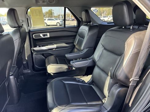 Used 2023 Ford Explorer XLT w/ Equipment Group 202A AWD/4WD image 23