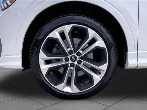 Used 2020 Audi Q3 2.0T Premium Plus w/ Premium Plus Package AWD/4WD image 11