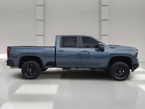 Used 2025 Chevrolet Silverado 2500 LT w/ Trail Boss Package AWD/4WD image 6