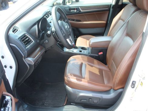 Used 2017 Subaru Outback 3.6R Touring w/ Popular Package #5A AWD/4WD image 3