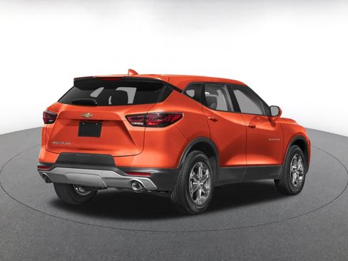 Used 2025 Chevrolet Blazer LT FWD image 6