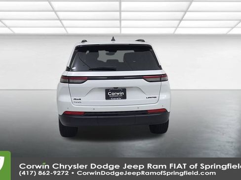 Certified 2023 Jeep Grand Cherokee Limited w/ Black Appearance Package image 11