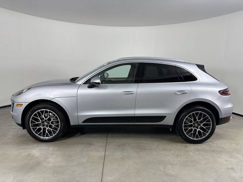Certified 2018 Porsche Macan S AWD/4WD image 2
