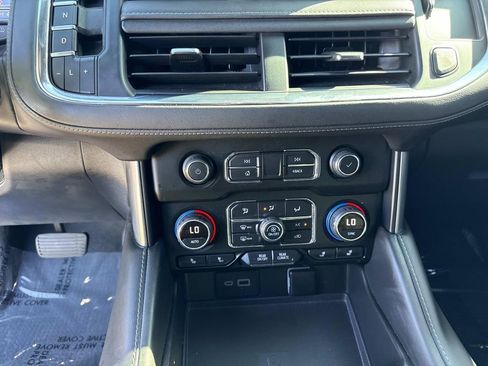 Used 2022 Chevrolet Suburban LT image 28