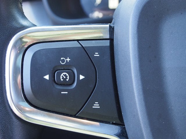 Used 2019 Volvo XC40 T5 Momentum AWD/4WD image 23