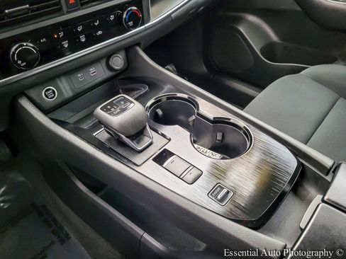 Used 2023 Nissan Rogue S FWD image 21