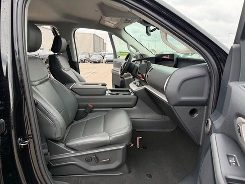New 2026 Ford Expedition Active RWD image 16