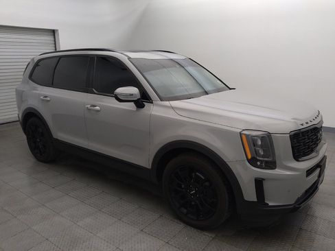 Used 2022 Kia Telluride SX w/ SX Prestige Package image 11