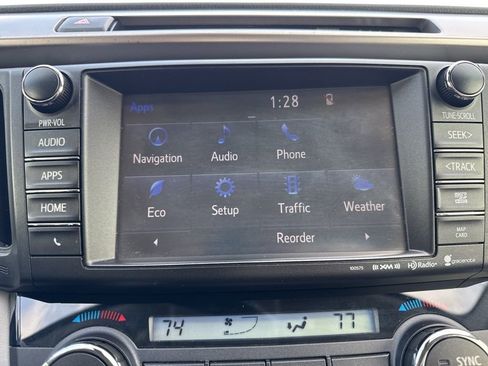 Used 2018 Toyota RAV4 Limited image 22