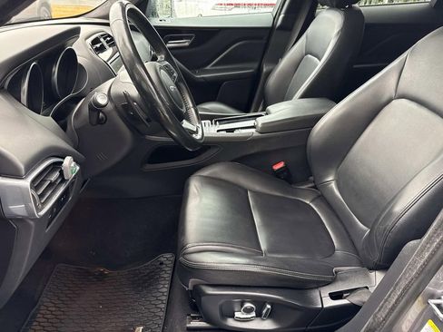Used 2020 Jaguar F-PACE Premium image 9