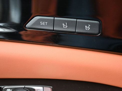 Used 2023 Kia Carnival SX FWD image 23