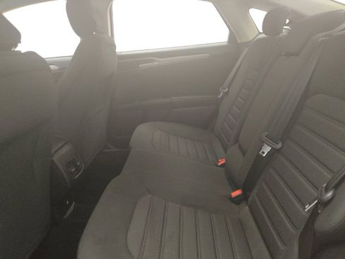 Used 2020 Ford Fusion SE AWD/4WD image 18