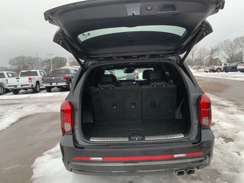 Used 2024 Hyundai Palisade Calligraphy image 30